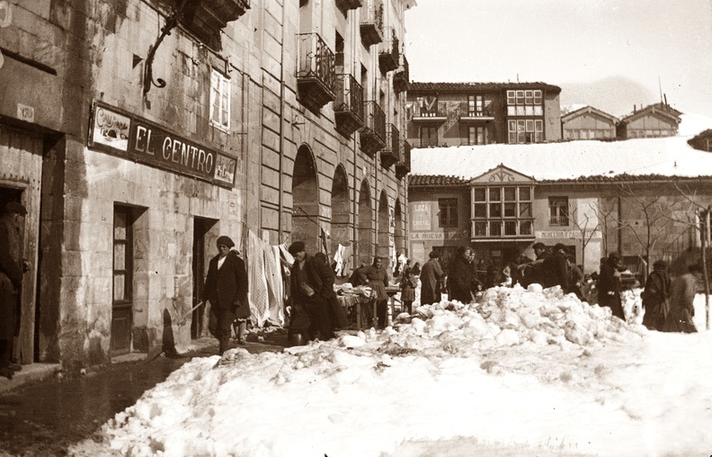 Mercado en la Plaza de España.jpg